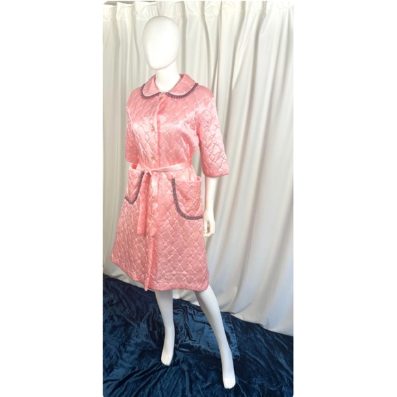 Vintage 60’s ‘Hamilton by Sears’ Quilted Bed Jacket Coat in Pink - Belted - S/M - Picture 5 of 12